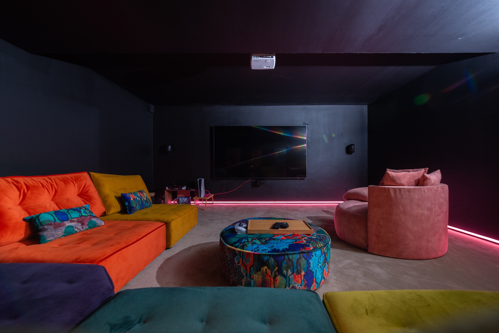 Resa Estates finca Can Floral Ibiza sale koop cinema.jpg